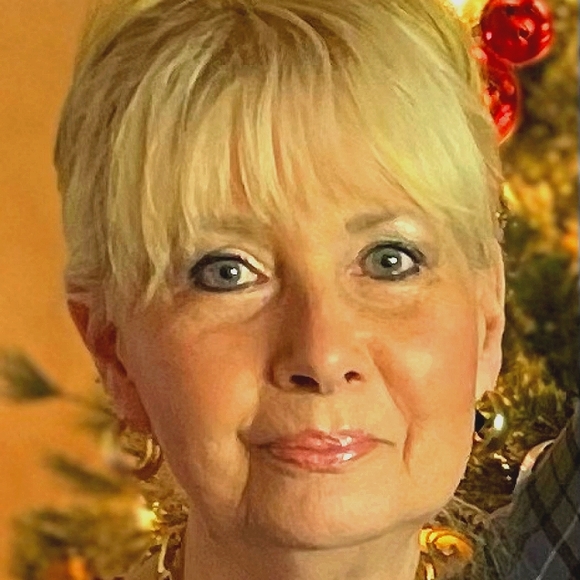 Meet your Posher, Connie - Picture 1 of 2